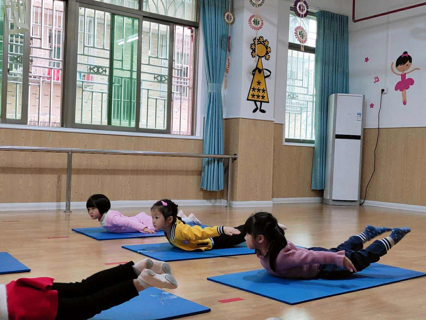 小飞机舞蹈考级三级[小飞机考级舞蹈完整版]