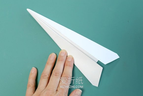 怎么用纸做最快的飞机[最简单最厉害的纸飞机怎么做]