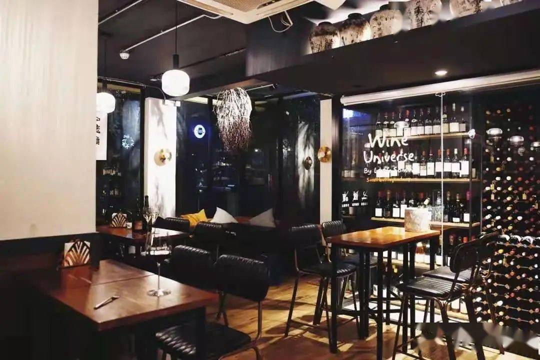 网红小酒馆加盟品牌-适合小县城开的加盟店