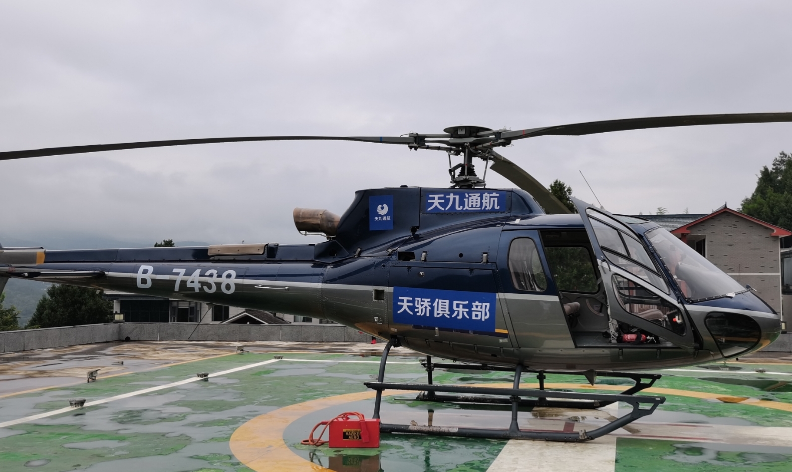 飞9999999米的穿云机,能飞9999999亿米的纸飞机简单