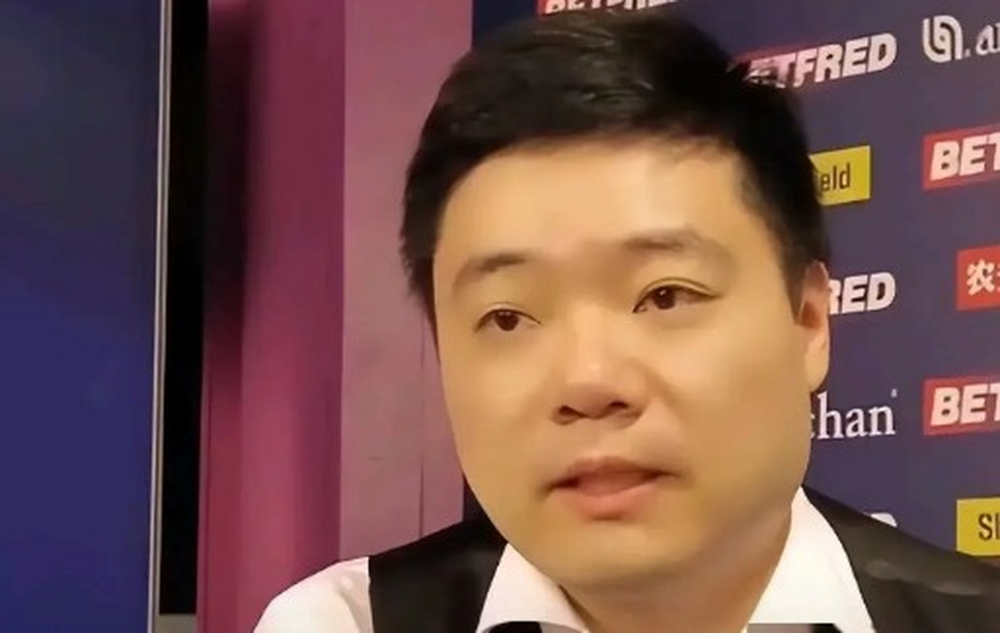 包含丁俊晖惨遭一轮游的词条